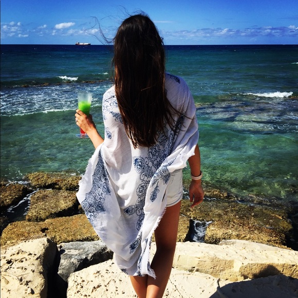 Meet your Posher, Caitlin - Picture 1 of 8